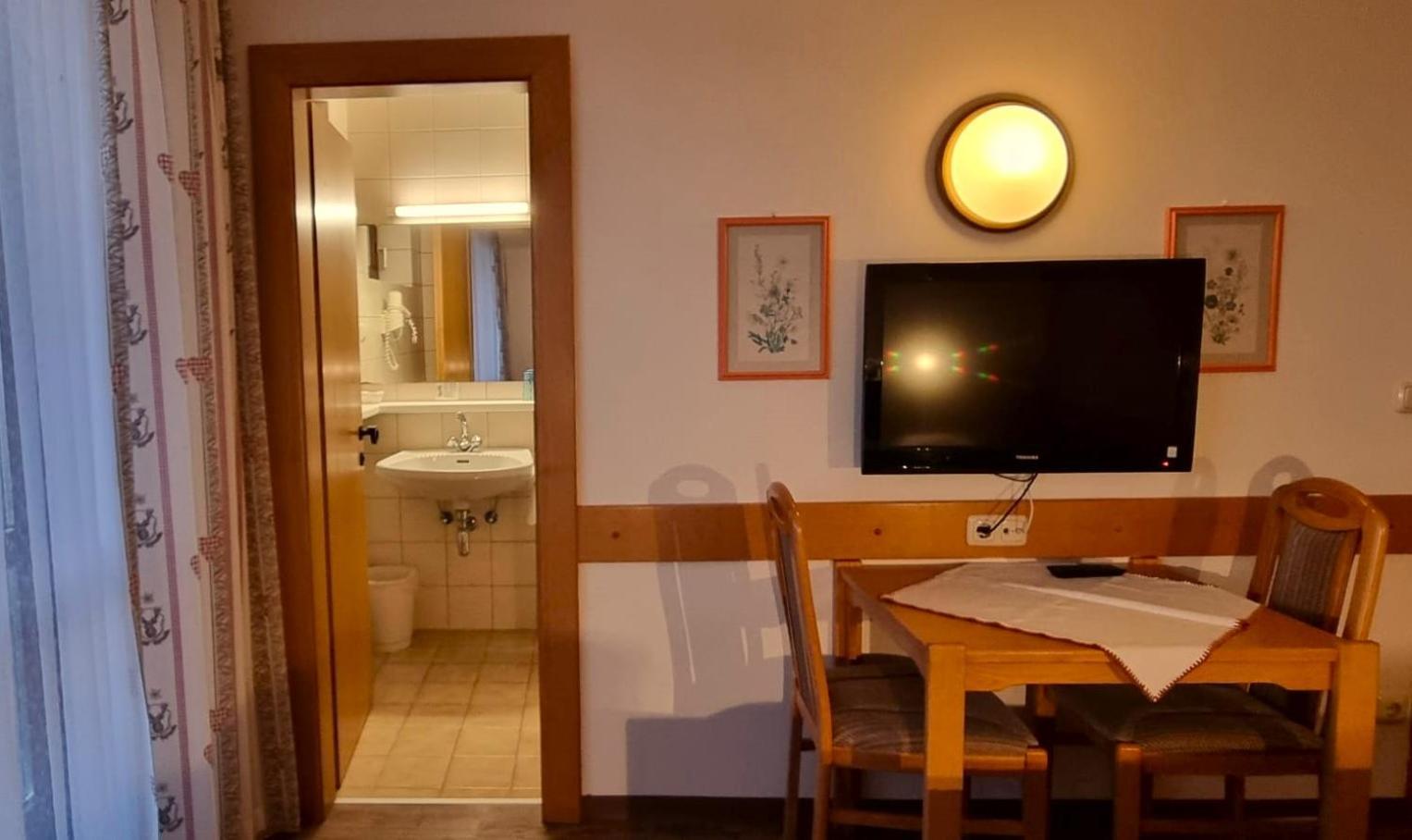 Hotel Baumgartnerhof Finkenstein am Faaker See Экстерьер фото